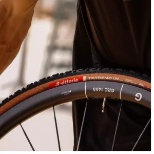 Cubierta Gravel Endurance. Terreno T80 coarse loose Gravel 700x40 TLR Hookless Marrón